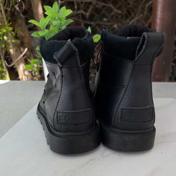 SOREL🍁🍂Madson Moc Toe black boots Waterproof size 1 - Picture 6 of 8